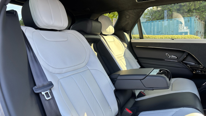 Land Rover Range Rover Sport 3.0 D300 Autobiography 5dr Auto Diesel Estate - Image 37